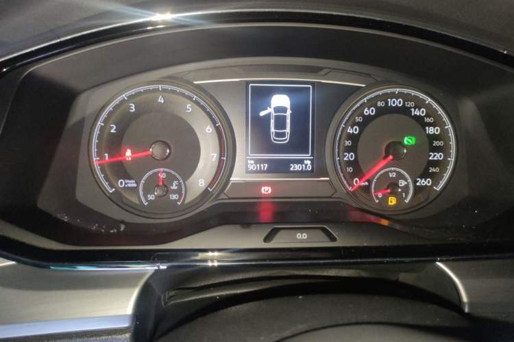 Used Volkswagen Lamando 2019 280TSI DSG Comfort Edition China VI standard Odometer Close Up