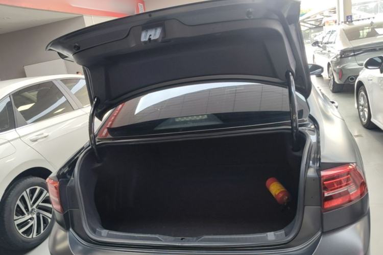 Used Volkswagen Lamando 2019 280TSI DSG Comfort Edition China VI standard Trunk