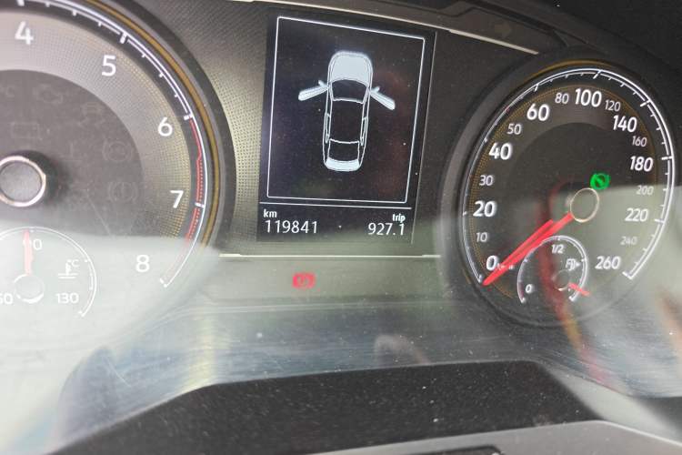 Used Volkswagen Lamando 2019 280TSI DSG Comfort Edition China VI standard Odometer Close Up