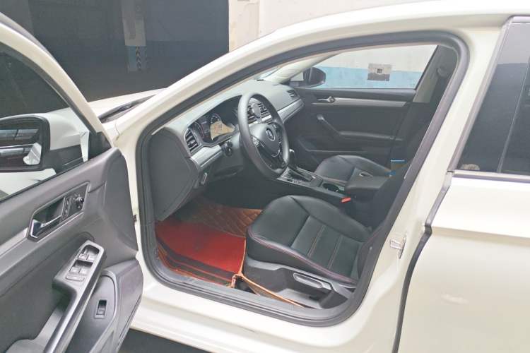 Used Volkswagen Lamando 2019 230TSI DSG Fashion Edition China V Standard Driver Seat