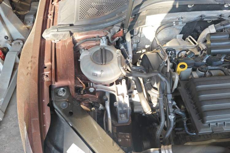 Used Volkswagen Lamando 2019 280TSI DSG Comfort Edition China V Standard Engine Bay Right