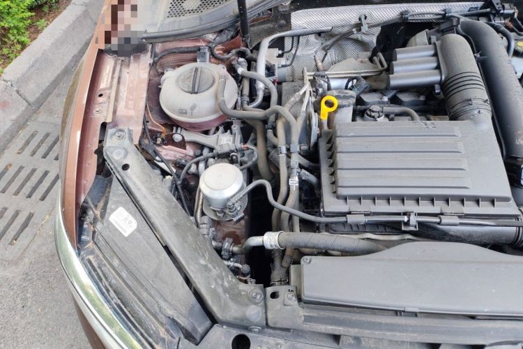 Used Volkswagen Lamando 2019 230TSI DSG Fashion Edition China VI Engine Bay Right