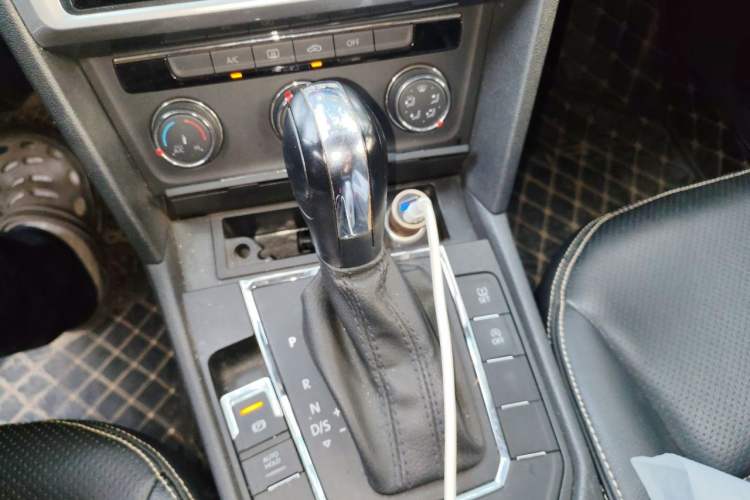 Used Volkswagen Lamando 2019 230TSI DSG Fashion Edition China VI Gear Lever
