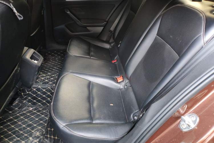 Used Volkswagen Lamando 2019 230TSI DSG Fashion Edition China VI Left Rear Seat