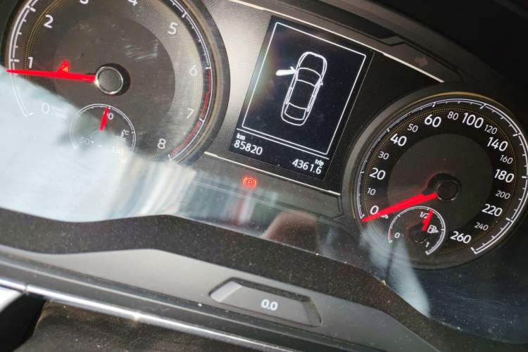 Used Volkswagen Lamando 2019 230TSI DSG Fashion Edition China VI Odometer Close Up