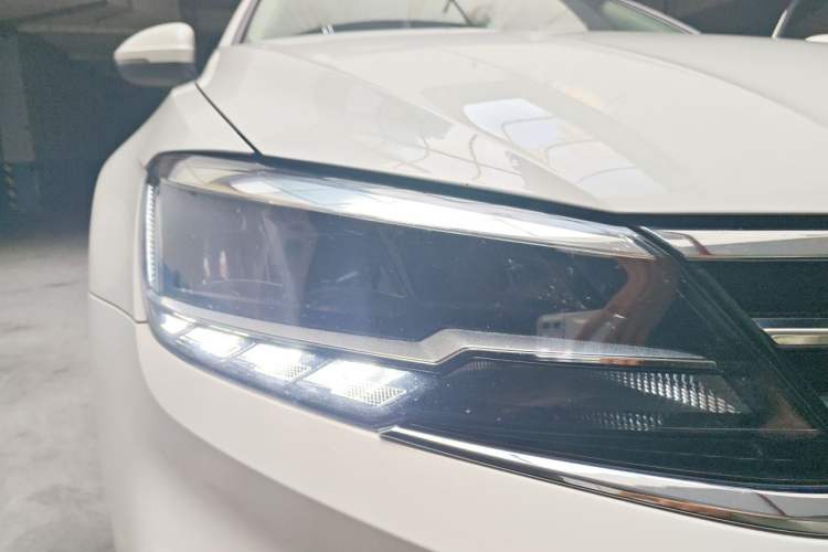 Used Volkswagen Lamando 2019 230TSI DSG Fashion Edition China V Standard Right Front Headlight