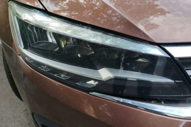 Used Volkswagen Lamando 2019 230TSI DSG Fashion Edition China VI Right Front Headlight