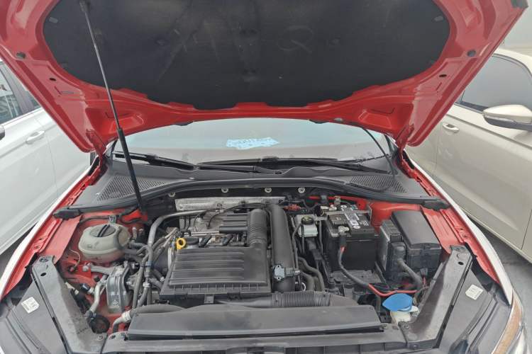 Used Volkswagen Lamando 2019 230TSI DSG Fashion Edition China V Standard Engine Bay