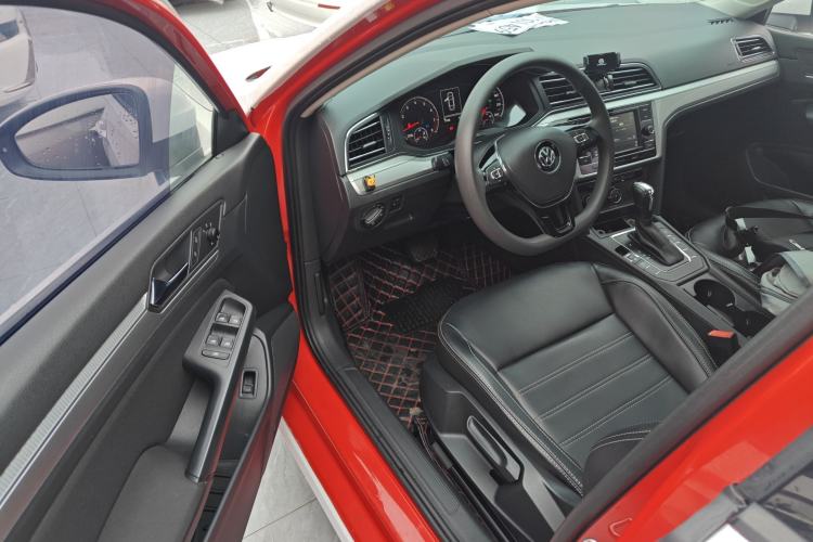 Used Volkswagen Lamando 2019 230TSI DSG Fashion Edition China V Standard Interior 3