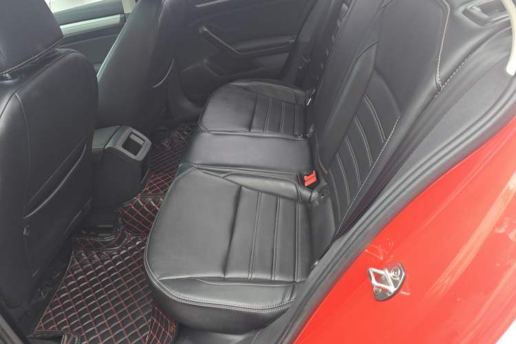 Used Volkswagen Lamando 2019 230TSI DSG Fashion Edition China V Standard Interior 4