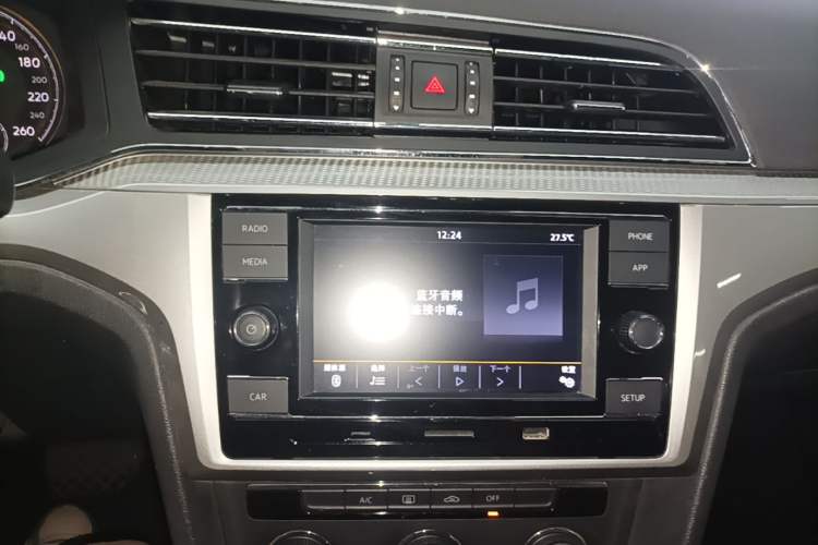 Used Volkswagen Lamando 2019 230TSI DSG Fashion Edition China V Standard Audio And AC Panel