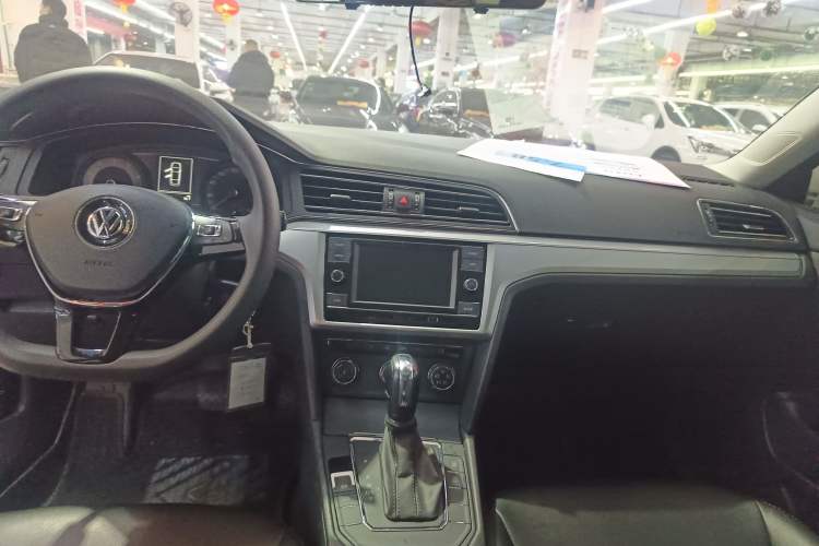 Used Volkswagen Lamando 2019 230TSI DSG Fashion Edition China VI Audio And AC Panel