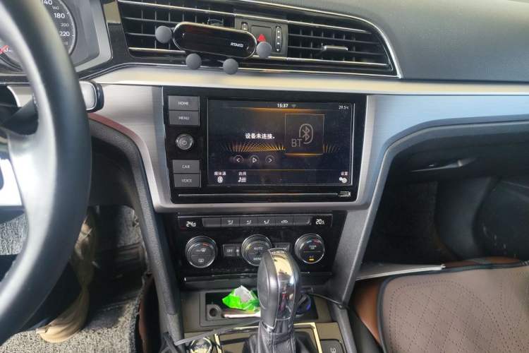 Used Volkswagen Lamando 2019 280TSI DSG Comfort Edition China V Standard Audio And AC Panel