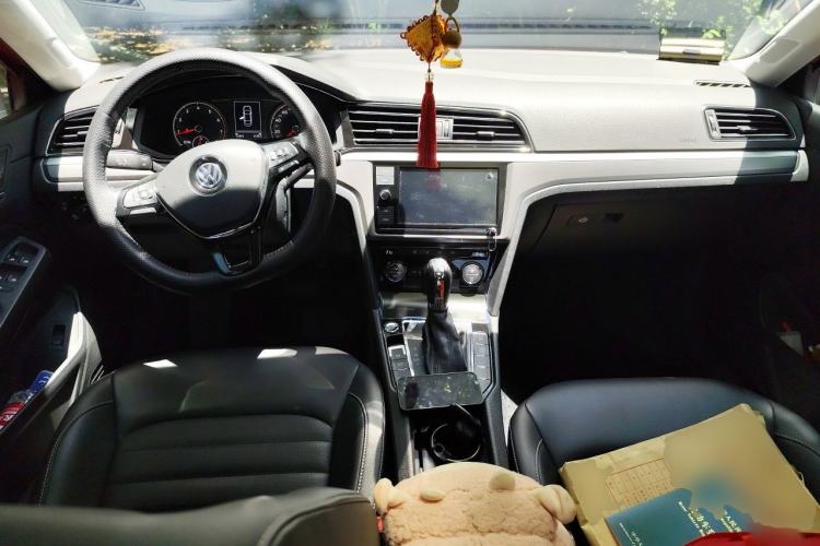 Used Volkswagen Lamando 2019 280TSI DSG Comfort Edition China VI standard Center Console