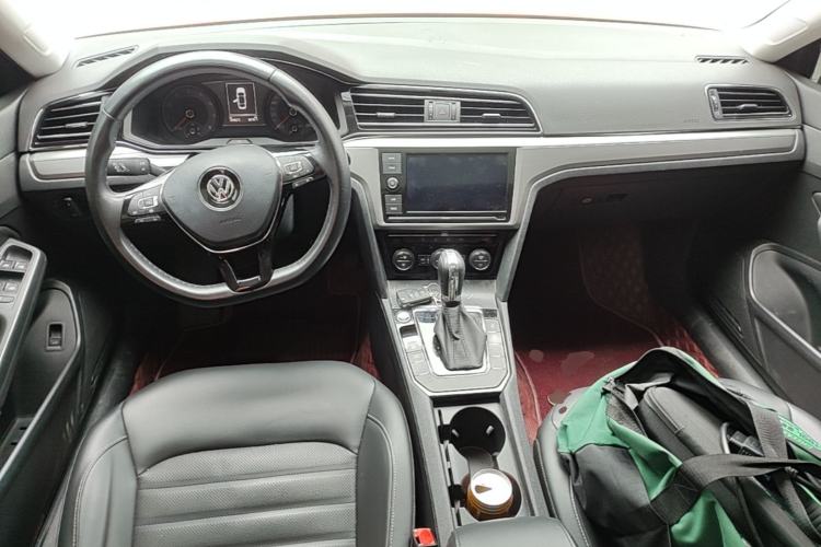 Used Volkswagen Lamando 2019 280TSI DSG Comfort Edition China V Standard Center Console
