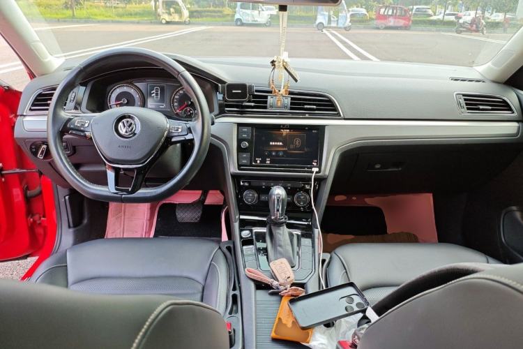 Used Volkswagen Lamando 2019 280TSI DSG Comfort Edition China VI standard Center Console