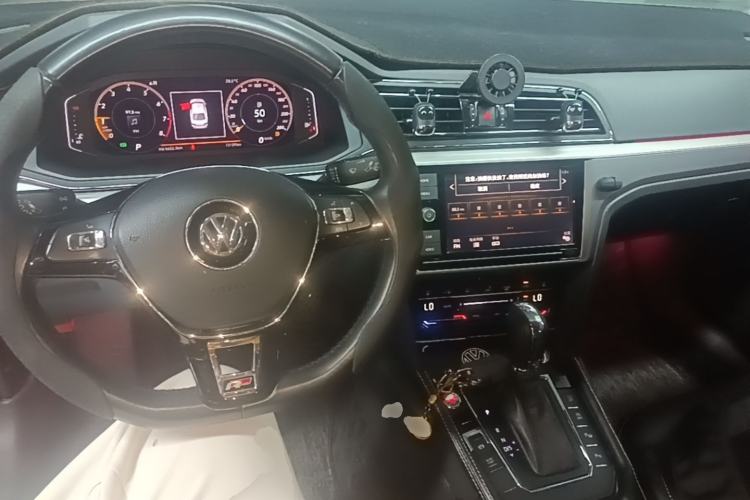 Used Volkswagen Lamando 2019 230TSI DSG Fashion Edition China VI Center Console