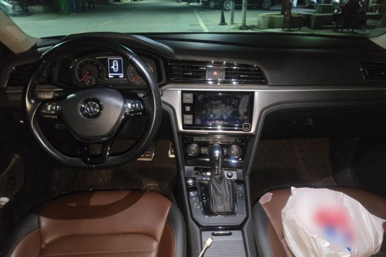 Used Volkswagen Lamando 2019 280TSI DSG Comfort Edition China V Standard Center Console