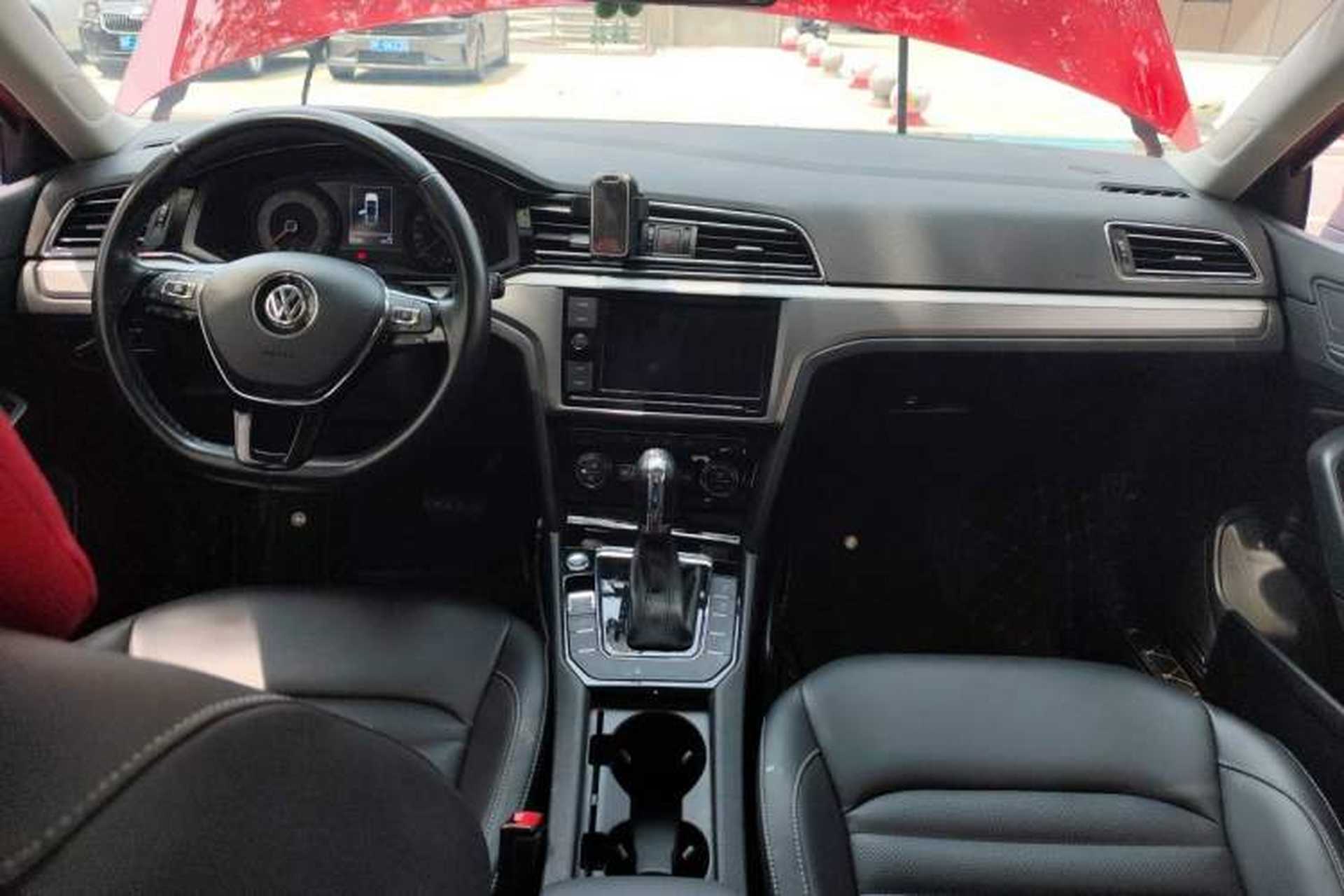 Used Volkswagen Lamando 2019 280TSI DSG Comfort Edition China VI standard Center Console