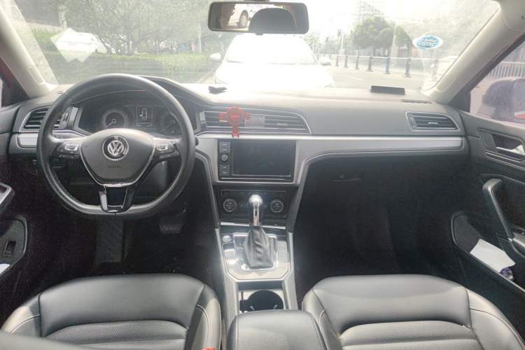 Used Volkswagen Lamando 2019 280TSI DSG Comfort Edition China V Standard Center Console