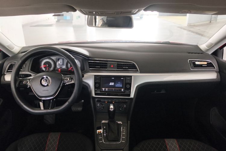 Used Volkswagen Lamando 2019 230TSI DSG Fashion Edition China V Standard Center Console