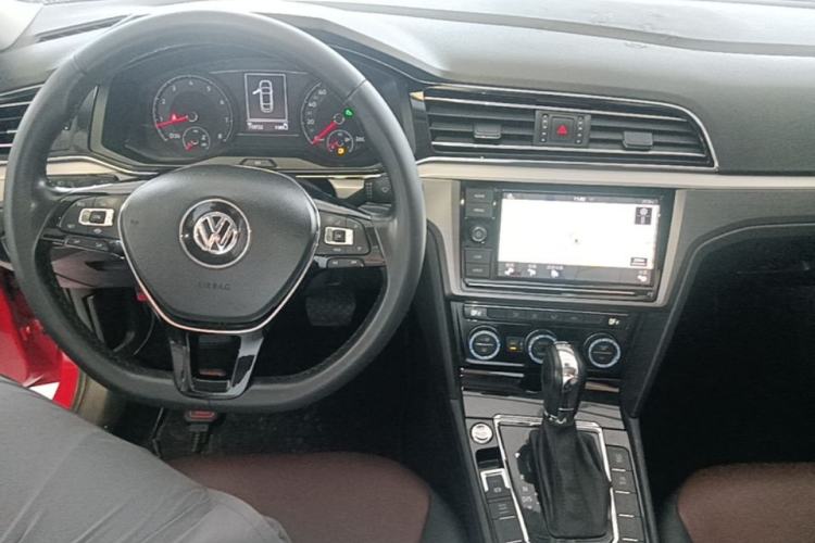Used Volkswagen Lamando 2019 280TSI DSG Comfort Edition China V Standard Center Console