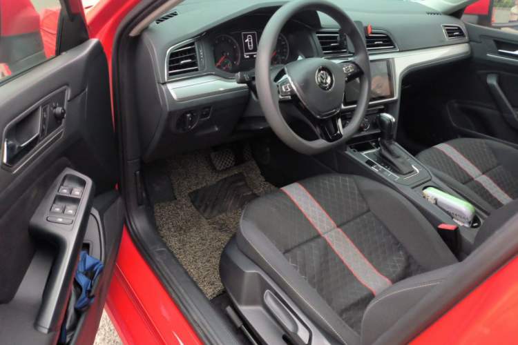 Used Volkswagen Lamando 2019 230TSI DSG Fashion Edition China V Standard Driver Seat