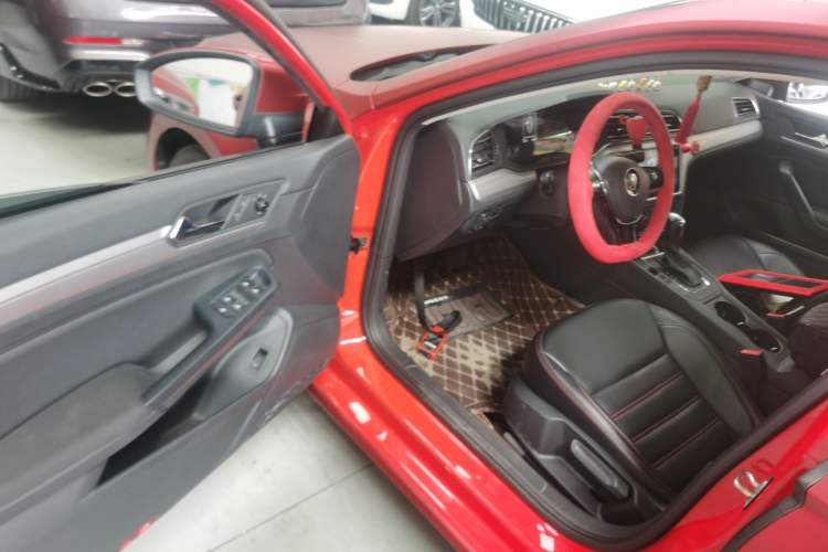 Used Volkswagen Lamando 2019 230TSI DSG Fashion Edition China V Standard Driver Seat