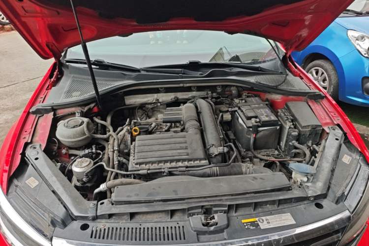Used Volkswagen Lamando 2019 280TSI DSG Comfort Edition China VI standard Engine Bay