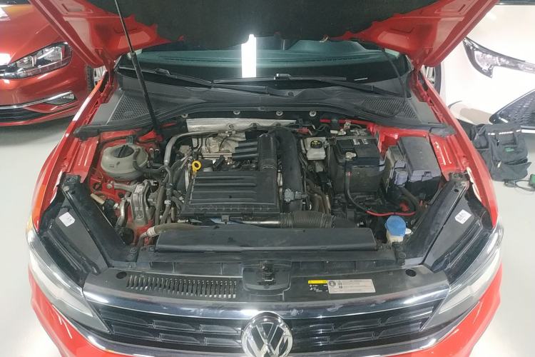 Used Volkswagen Lamando 2019 230TSI DSG Fashion Edition China V Standard Engine Bay
