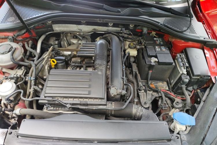 Used Volkswagen Lamando 2019 280TSI DSG Comfort Edition China VI standard Engine Bay