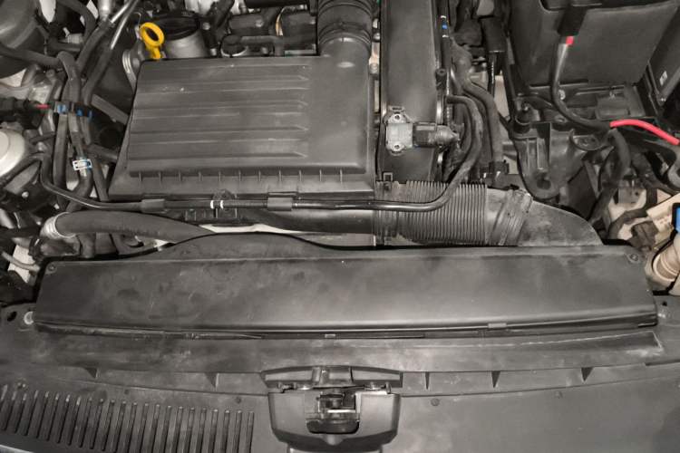 Used Volkswagen Lamando 2019 280TSI DSG Comfort Edition China VI standard Engine Bay