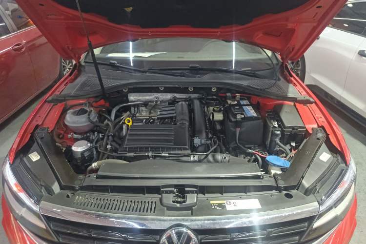 Used Volkswagen Lamando 2019 230TSI DSG Fashion Edition China VI Engine Bay