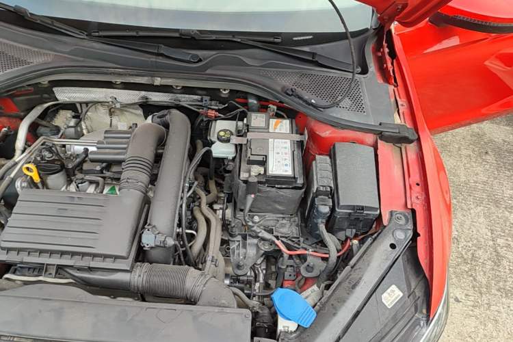 Used Volkswagen Lamando 2019 280TSI DSG Comfort Edition China V Standard Engine Bay Left