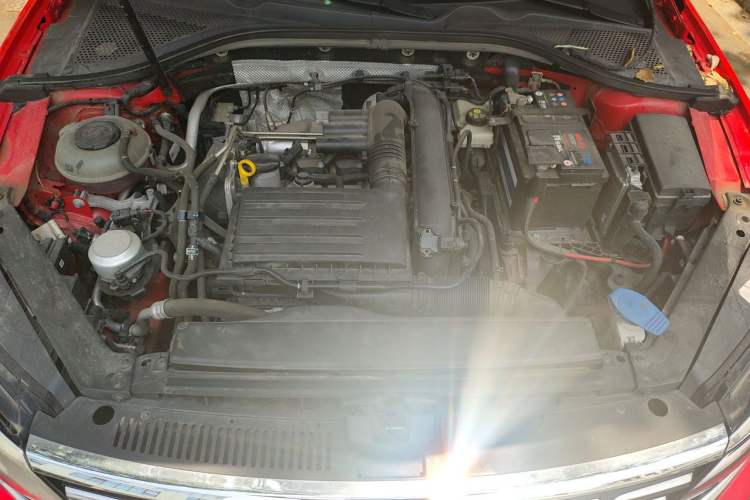 Used Volkswagen Lamando 2019 280TSI DSG Comfort Edition China VI standard Engine Bay