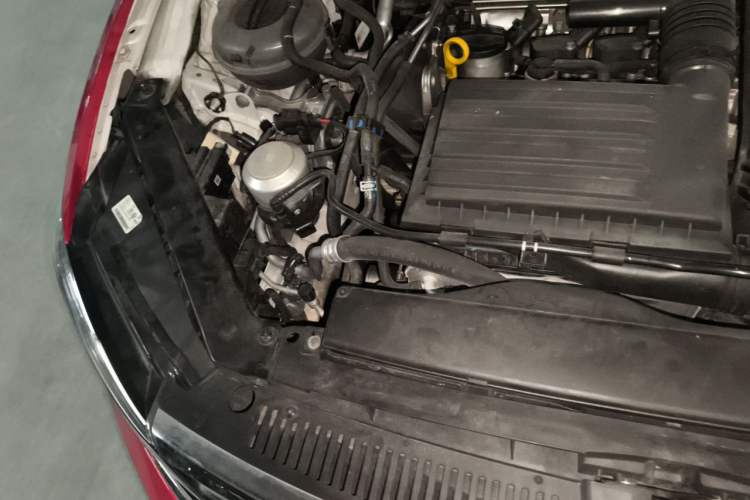 Used Volkswagen Lamando 2019 280TSI DSG Comfort Edition China VI standard Engine Bay Right