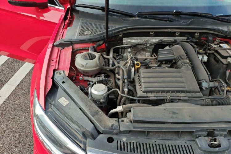 Used Volkswagen Lamando 2019 280TSI DSG Comfort Edition China VI standard Engine Bay Right