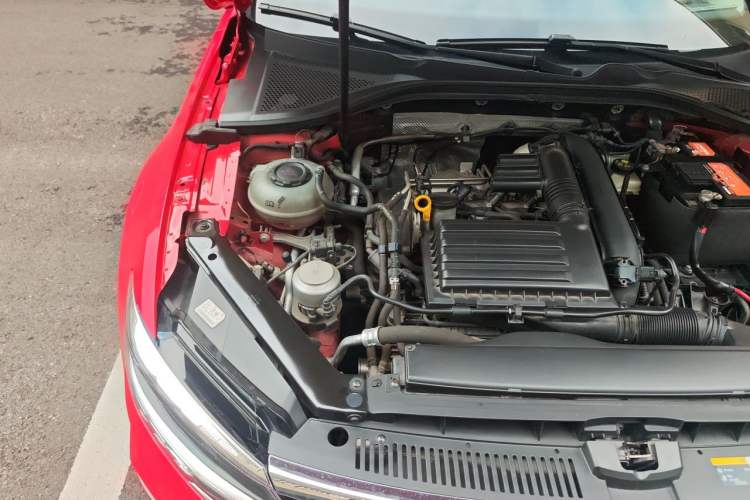 Used Volkswagen Lamando 2019 280TSI DSG Comfort Edition China VI standard Engine Bay Right