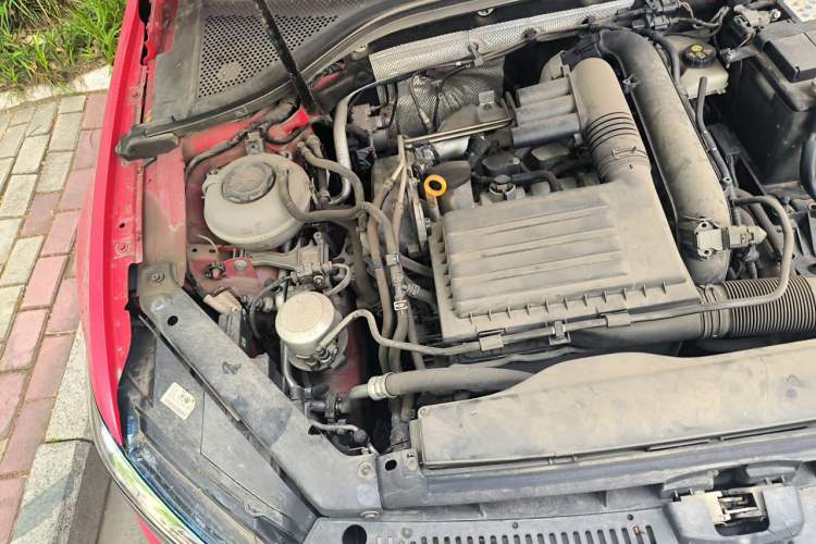 Used Volkswagen Lamando 2019 280TSI DSG Comfort Edition China VI standard Engine Bay Right