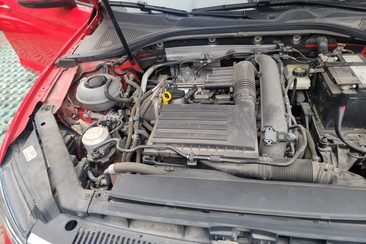 Used Volkswagen Lamando 2019 230TSI DSG Vision Edition China VI Standard Engine Bay Right