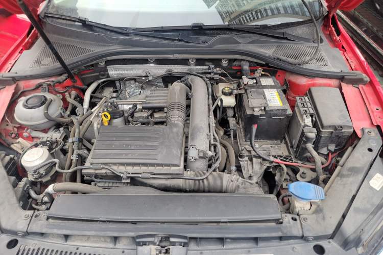 Used Volkswagen Lamando 2019 230TSI DSG Vision Edition China VI Standard Engine Bay
