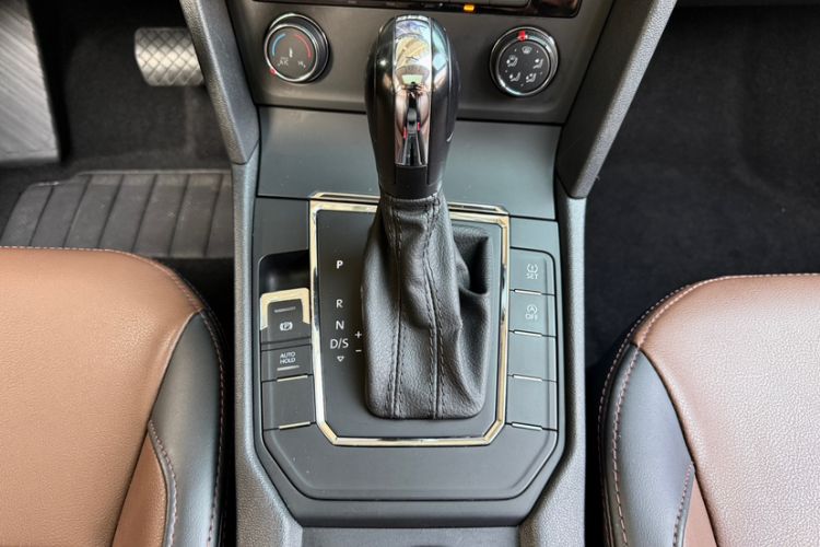 Used Volkswagen Lamando 2019 230TSI DSG Fashion Edition China V Standard Gear Lever