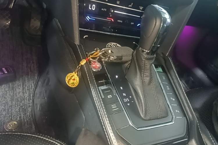 Used Volkswagen Lamando 2019 230TSI DSG Fashion Edition China VI Gear Lever