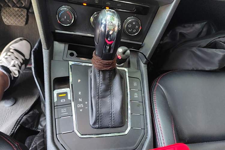 Used Volkswagen Lamando 2019 230TSI DSG Fashion Edition China V Standard Gear Lever