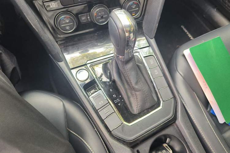 Used Volkswagen Lamando 2019 280TSI DSG Comfort Edition China VI standard Gear Lever