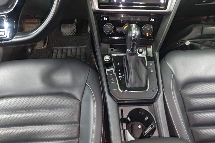 Used Volkswagen Lamando 2019 280TSI DSG Comfort Edition China VI standard Gear Lever