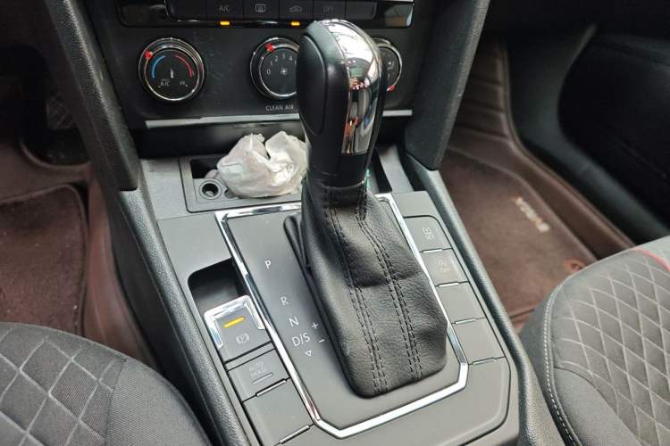 Used Volkswagen Lamando 2019 230TSI DSG Fashion Edition China V Standard Gear Lever
