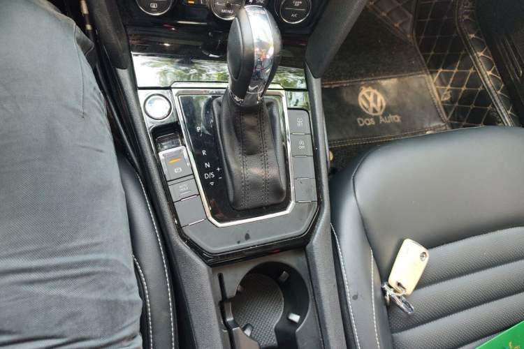 Used Volkswagen Lamando 2019 280TSI DSG Comfort Edition China VI standard Gear Lever