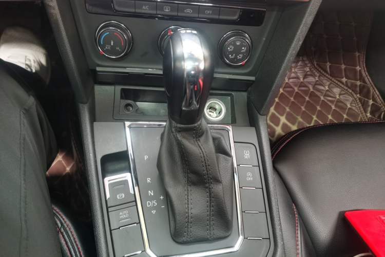Used Volkswagen Lamando 2019 230TSI DSG Fashion Edition China V Standard Gear Lever