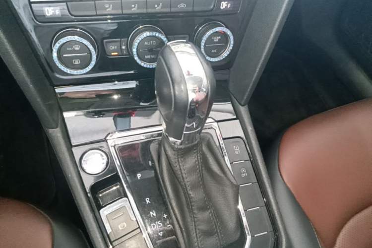 Used Volkswagen Lamando 2019 280TSI DSG Comfort Edition China V Standard Gear Lever